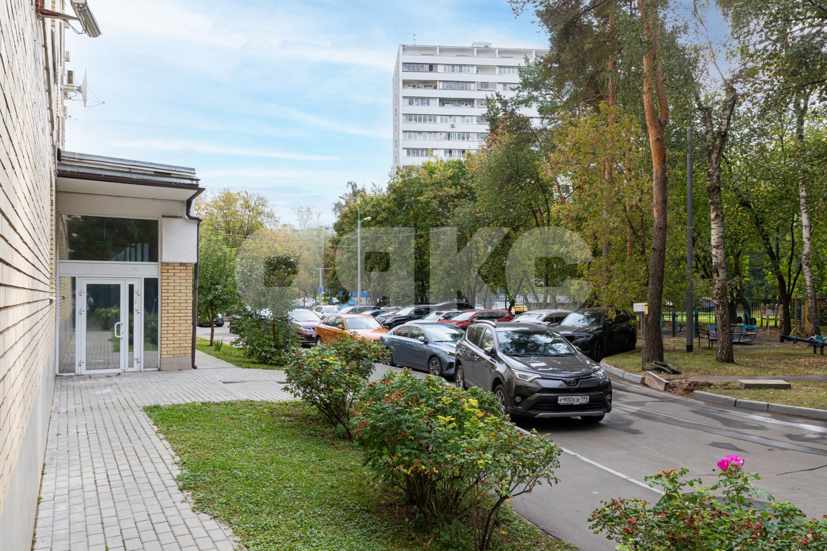 Фото №4: Коммерция 907 м² - Москва, р. Лосиноостровский, ул. Челюскинская, 9